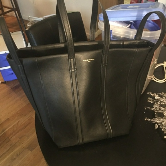 Balenciaga bag - Picture 1 of 2